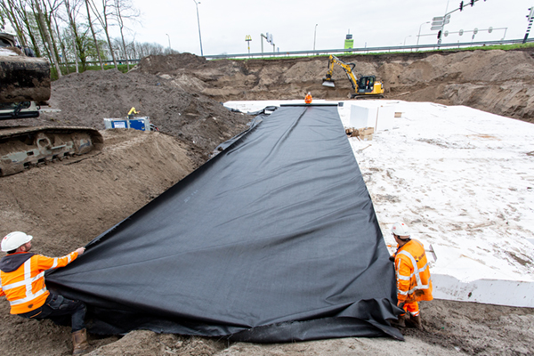 EPS constructie beschermt kwetsbare leidingen tegen druk op knooppunt A16-N3 Dordrecht