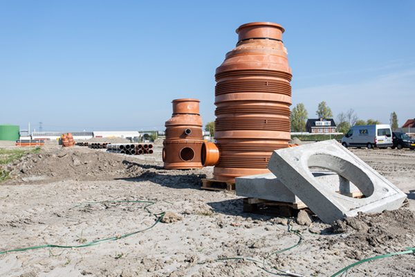 Pipelife PVC afvoerbuizen en Renoflow inspectieputten voor nieuwbouwwijk Lierkwartier in de Lier