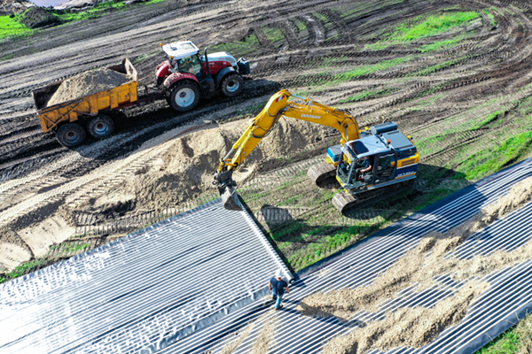 Bouwweg aanleggen zonder grondverbetering met TenCate Geolon HMi-5