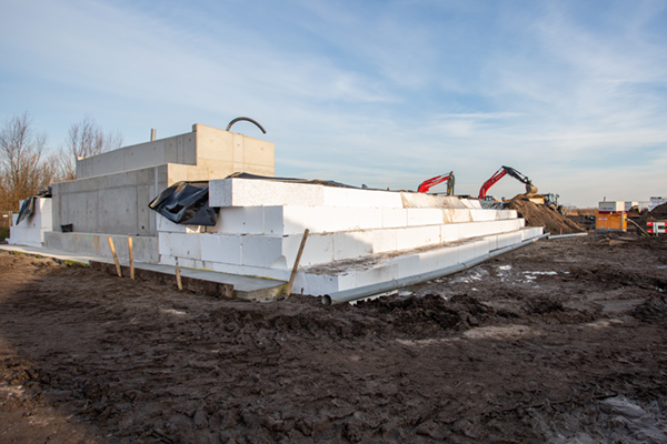 Integraal ontwerp met paalmatrassysteem gewapende grondconstructie en EPS constructie