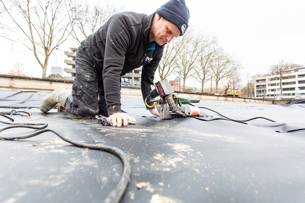 Tilburg verduurzaamt vijver Kromhoutpark met aanleg vijver met PVC vijverfolie