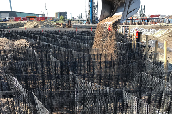 TenCate paalmatrassysteem en Tensar Stratum cellensysteem voor nieuwe kade Sagro Vlissingen