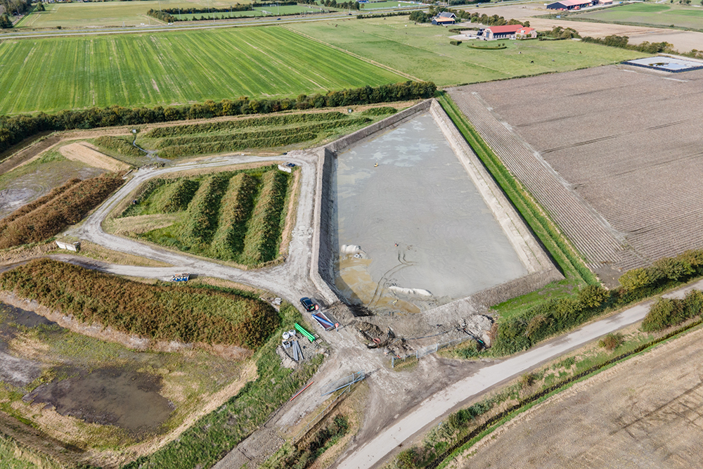 Uitdagend maatwerk folie voor bassin voor opvang hemelwater van vakantiepark