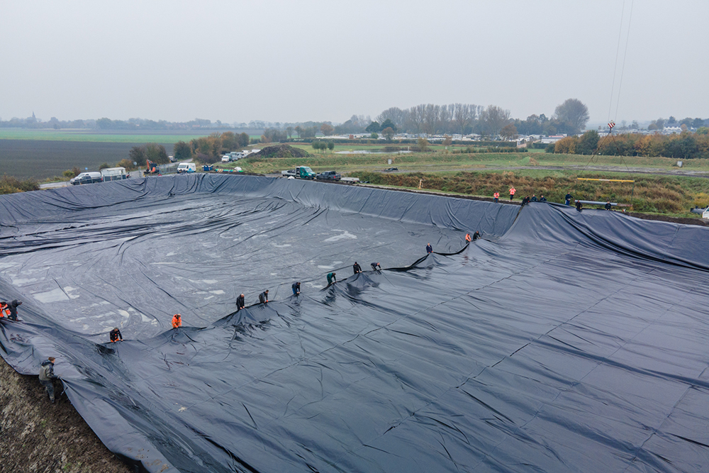 Uitdagend maatwerk folie voor bassin voor opvang hemelwater van vakantiepark