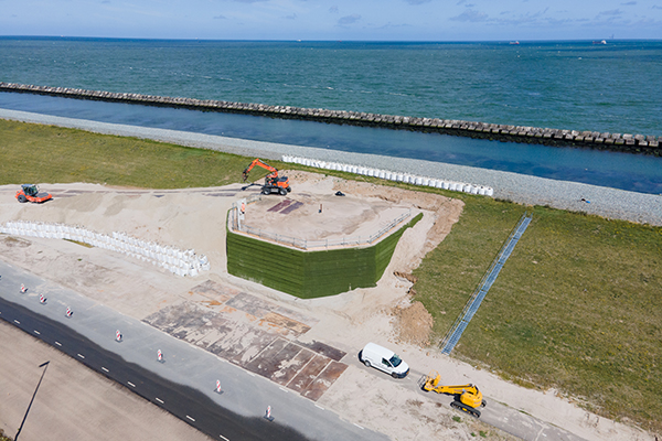 TenCate Geotubes voor twaalf kraanopstelplaatsen voor Windpark Maasvlakte 2 op het strand